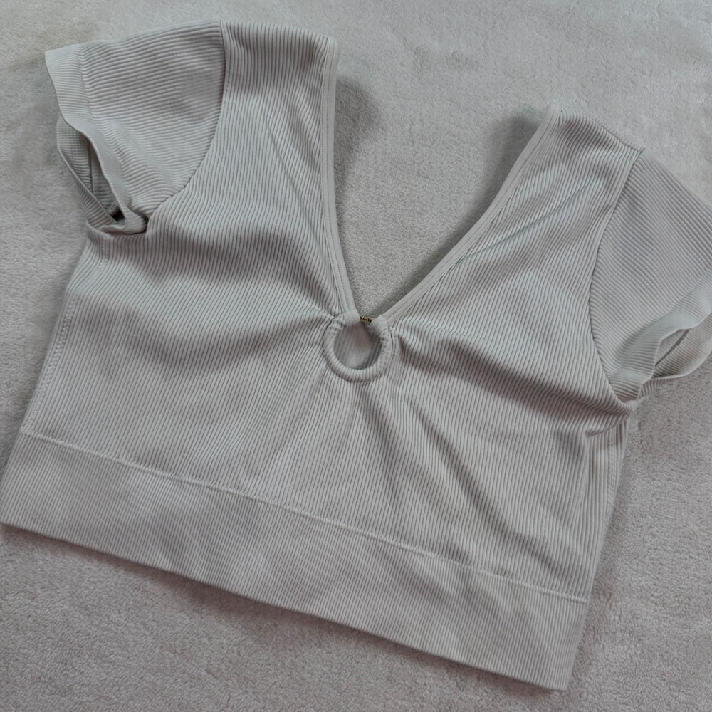 Aerie Ribbed V-Neck O-Ring Crop Top Cream Short Sleeve Small